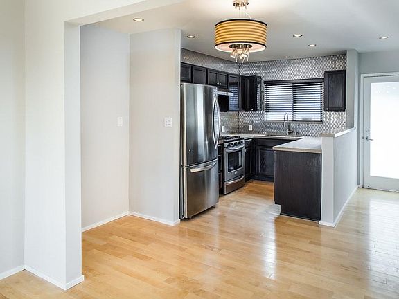 2nd image of 2001 Vestal Ave APT 1