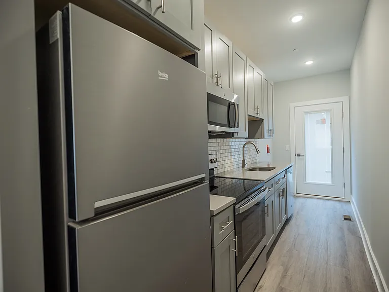 Kitchen - view 1