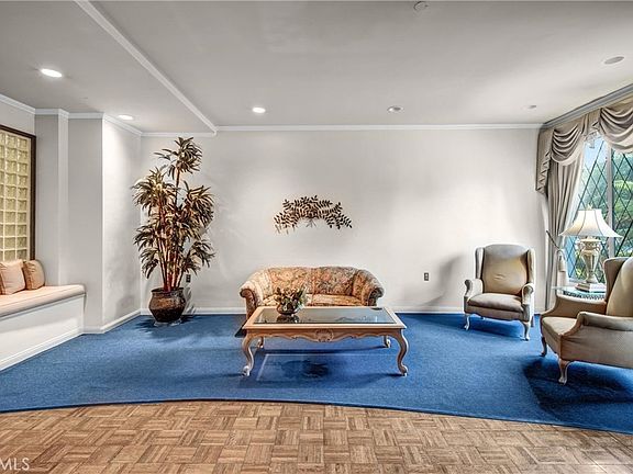 4th image of 972 E State St #304