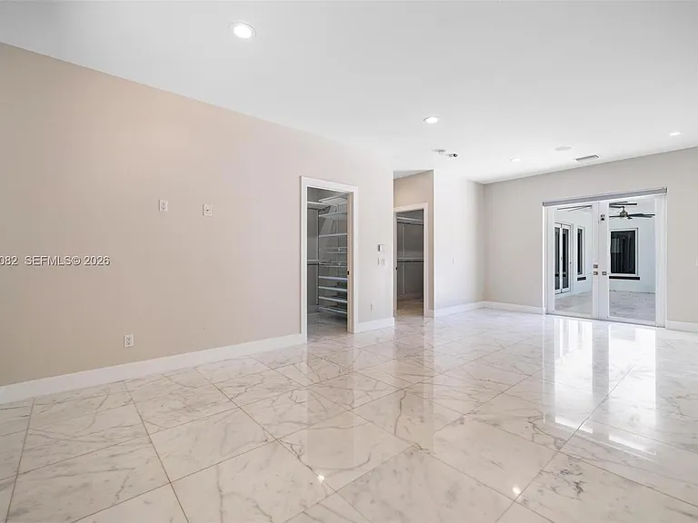 511 Madeira Ave — Photo 10