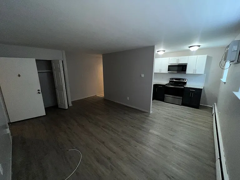 Ashland Apartments — Photo 3
