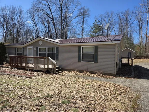 140 Winding Dr, Houghton Lake, MI 48629