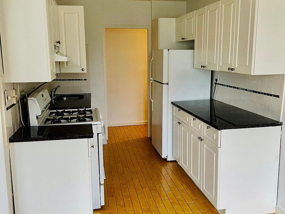 1st image of 46 Davis Ave #3