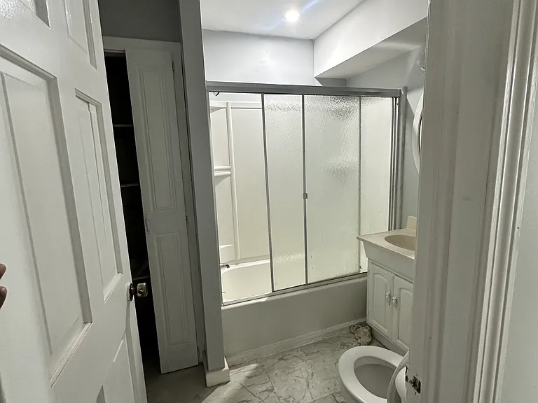 121 Bay St — Photo 7