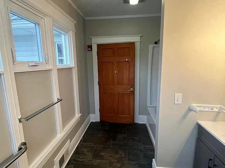 2729 Dewey Ave — Photo 16
