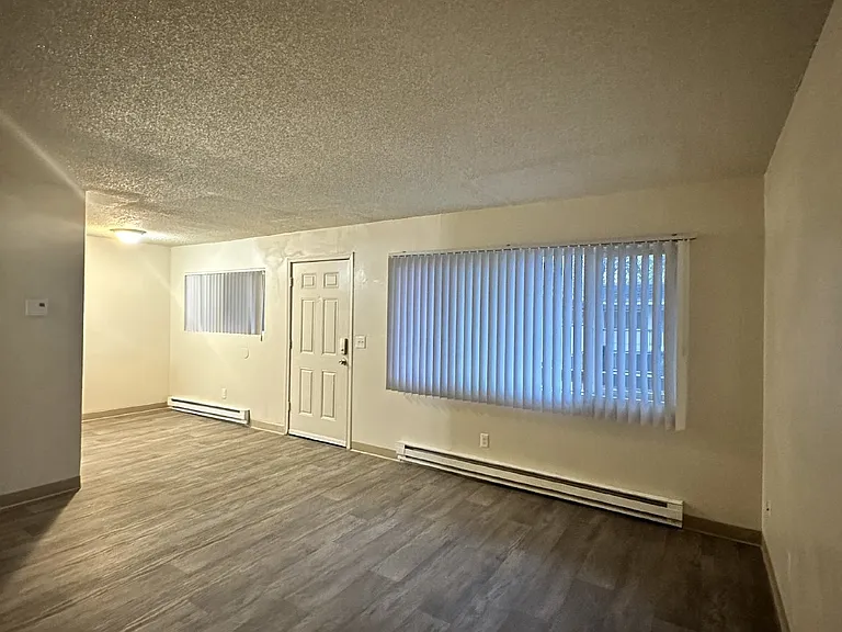 Shalamar Apartments — Photo 11
