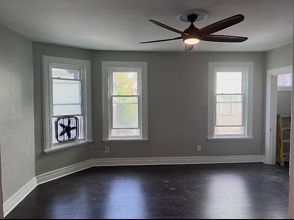 3rd image of 206 Lexington Ave APT 3