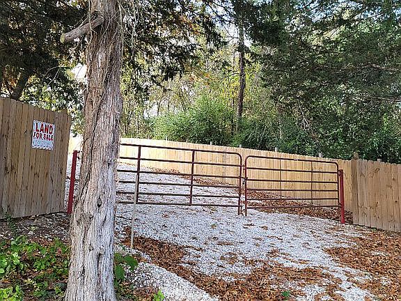 4th image of 16479 Rainbow Dr
