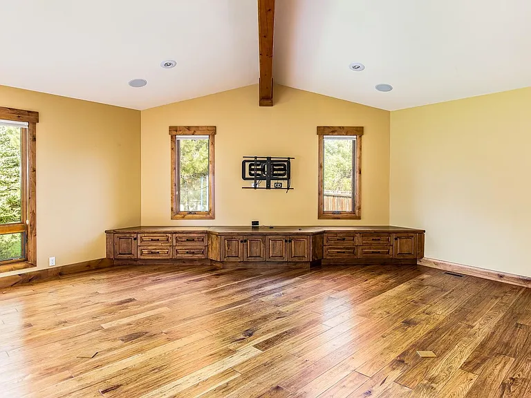 2689 Holiday Ranch Loop Rd — Photo 11