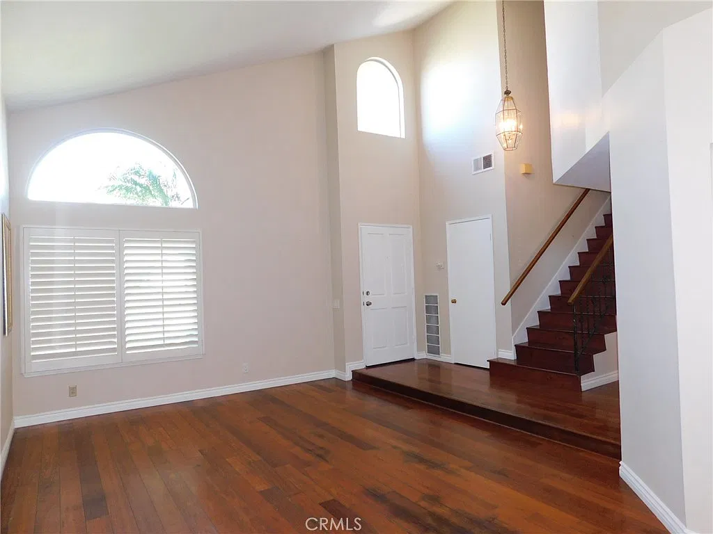 4 bed, 1971 sqft, $3,500 — Photo 4