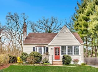 8 Ridgewood Rd, Morris Township, NJ 07950