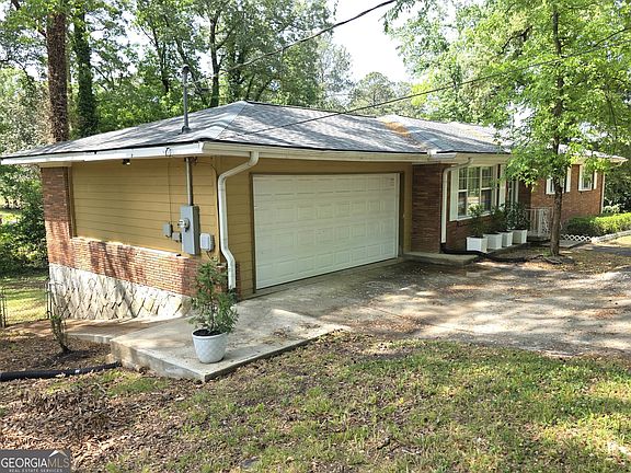 3rd image of 3596 Indian Rock Rd SW
