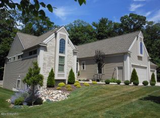 2106 W Glen Ct, Norton Shores, MI 49441