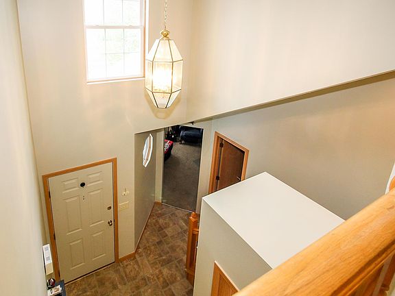 5th image of 1621 Meadowlark Ln