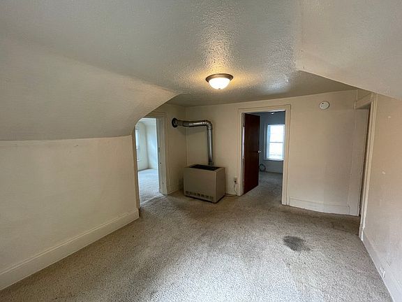 4th image of 816 Prospect Ave NE #2