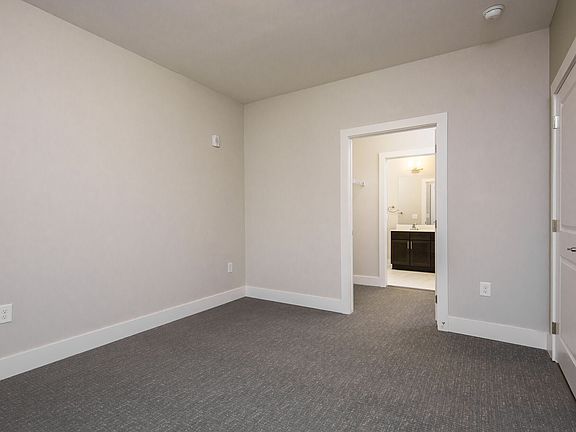 5th image of 802 S 6th St #213204