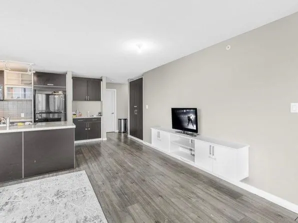 13688 100th Ave #2904, Surrey, BC V3T 0G5