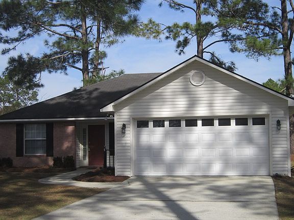 3rd image of 9 Pine Breeze Ct