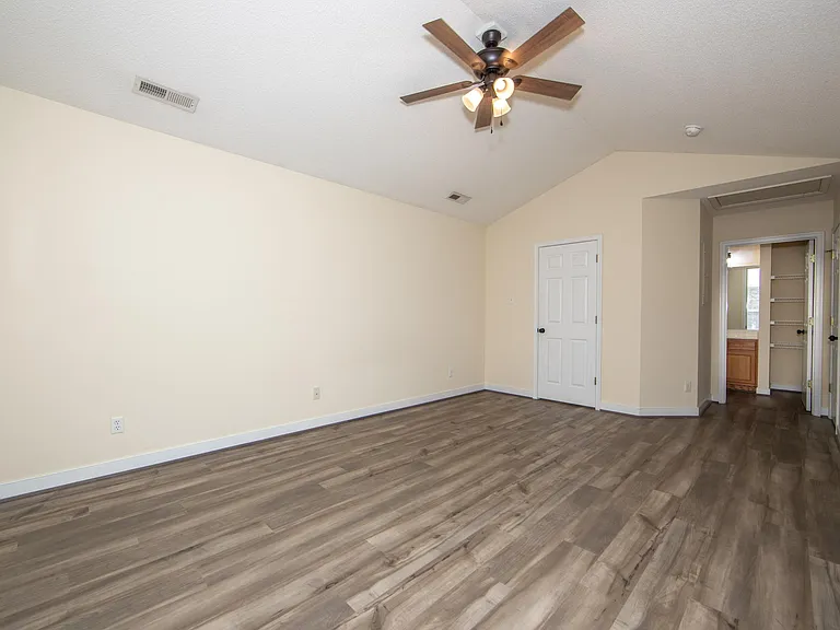 1506 Woodland Ct — Photo 16