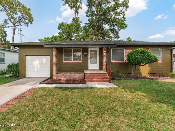 1329 Hollyhock Cir W, Jacksonville, FL 32211