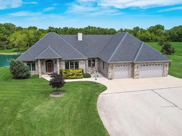 23816 Apple ROAD, Waterford, WI 53185