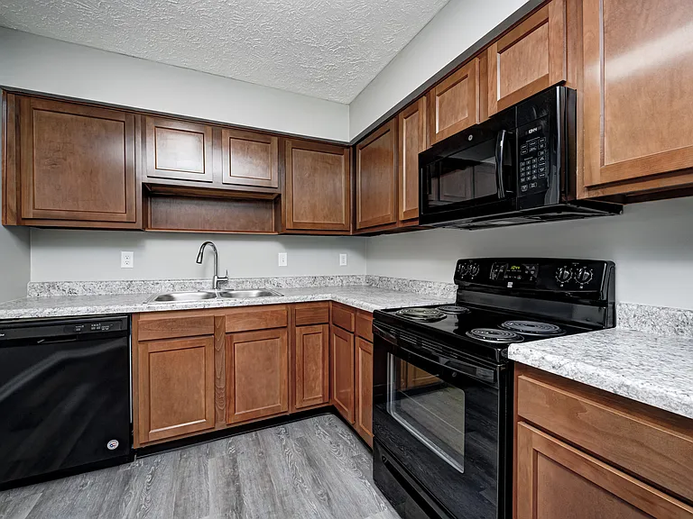 Ivy Knoll Apartments — Photo 38