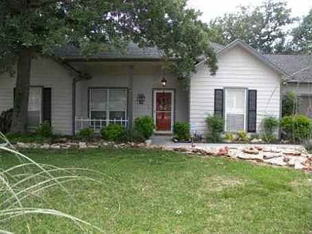 1st image of 720 Pine Ln