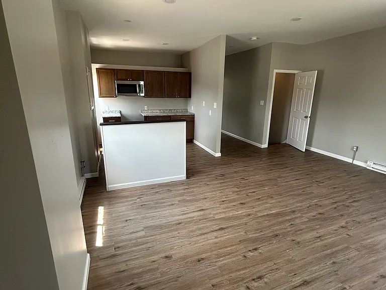 703 7th Ave #3 — Photo 2