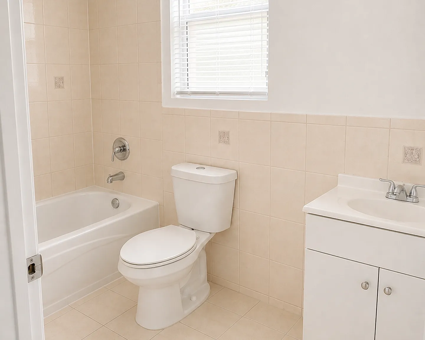 Westland Manor — Photo 4