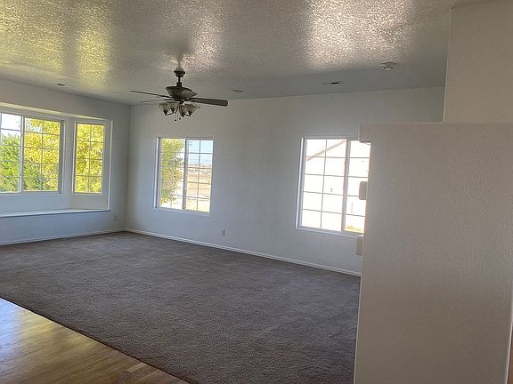 2nd image of 880 S Rosa Linda Dr
