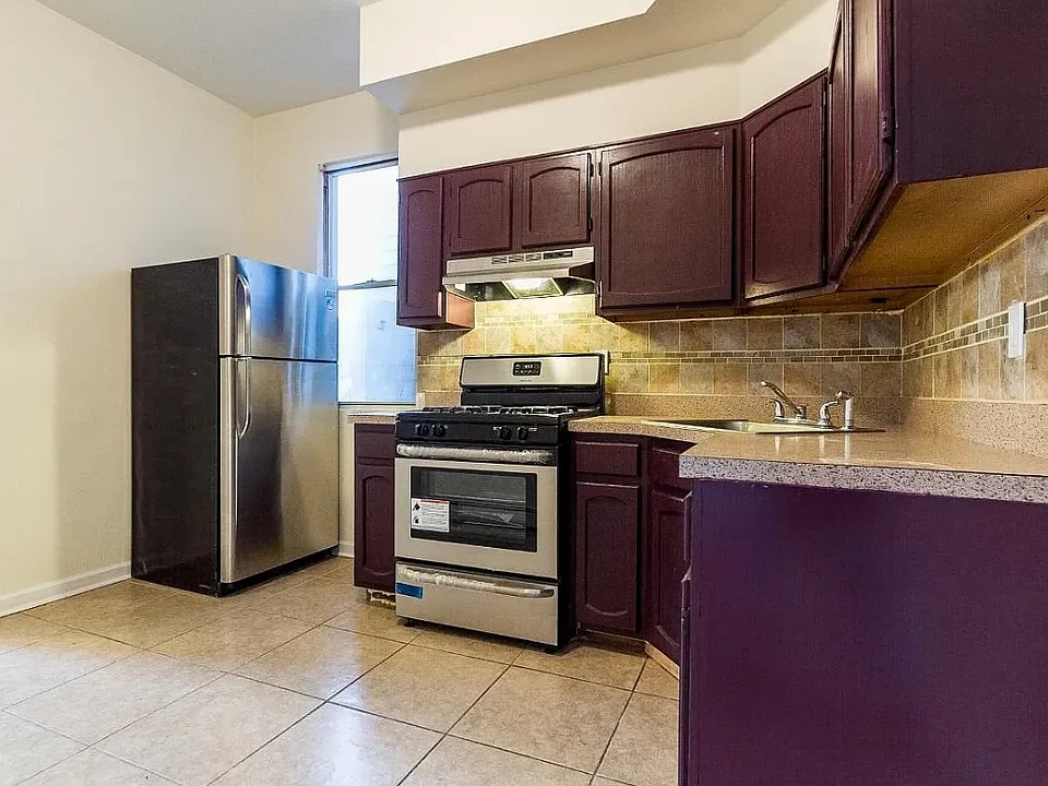 111 Winfield Ave #1K