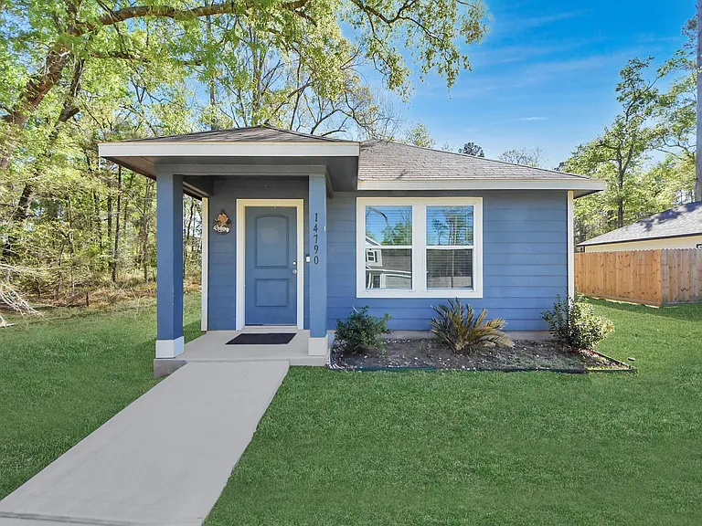 14790 Bowie Ln — Photo 1