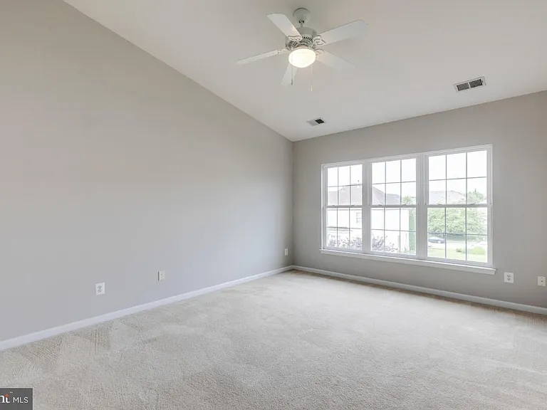 25286 McIntyre Sq — Photo 19
