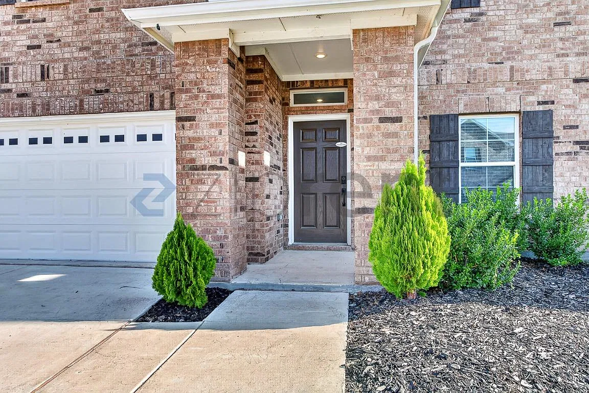 Overland Grove Ph 5a — Photo 3
