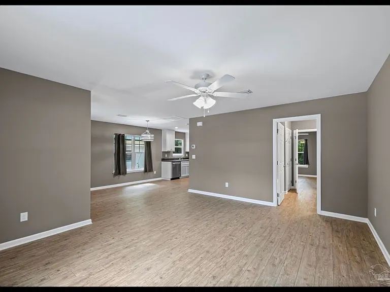6609 Cedar St — Photo 4