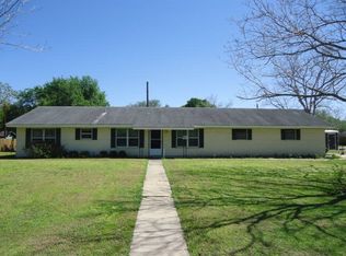 901 Edinburgh St, Victoria, TX 77904