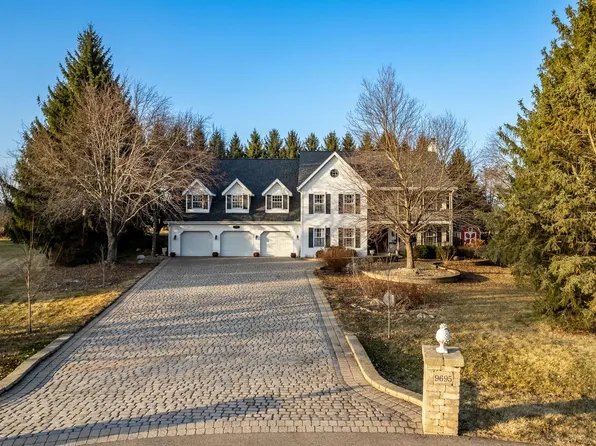 9695 Ridgeview Rd, Belvidere, IL 61008