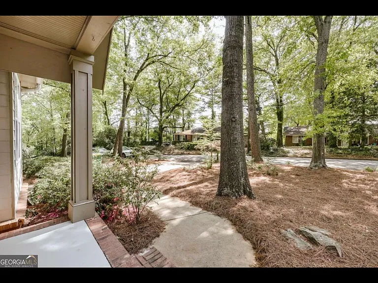 90 Hart Ave — Photo 40