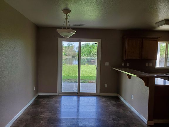 4th image of 2195 Willow Glen Dr