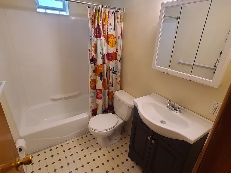 476 Graham Rd #4 — Photo 2