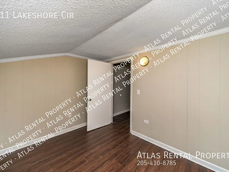 211 Lakeshore Cir — Photo 14
