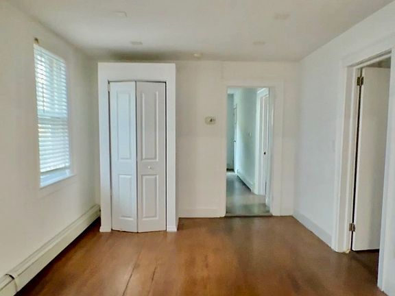 2nd image of 162 John St Floor 2