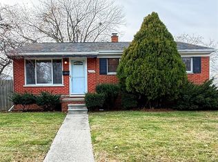 22332 Avon St, Saint Clair Shores, MI 48082