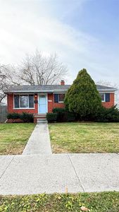 22332 Avon St, Saint Clair Shores, MI, 48082