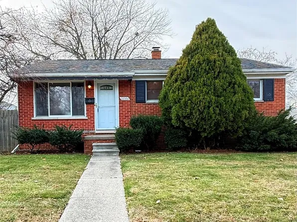 22332 Avon St, Saint Clair Shores, MI 48082