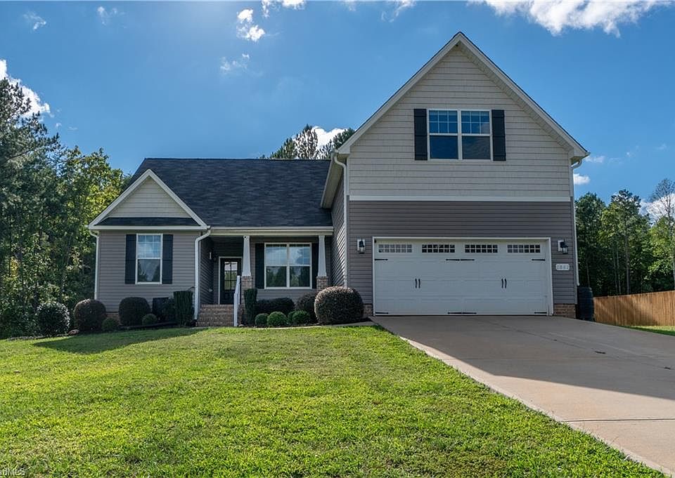 1st image of 2862 Bingham Dr