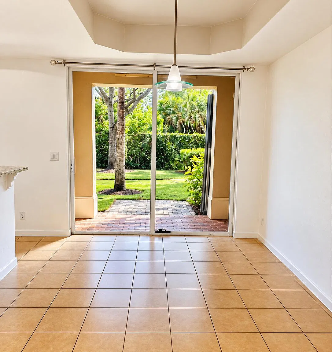 3 bed, 3.0 bath, 1423 sqft, $2,850 — Photo 4