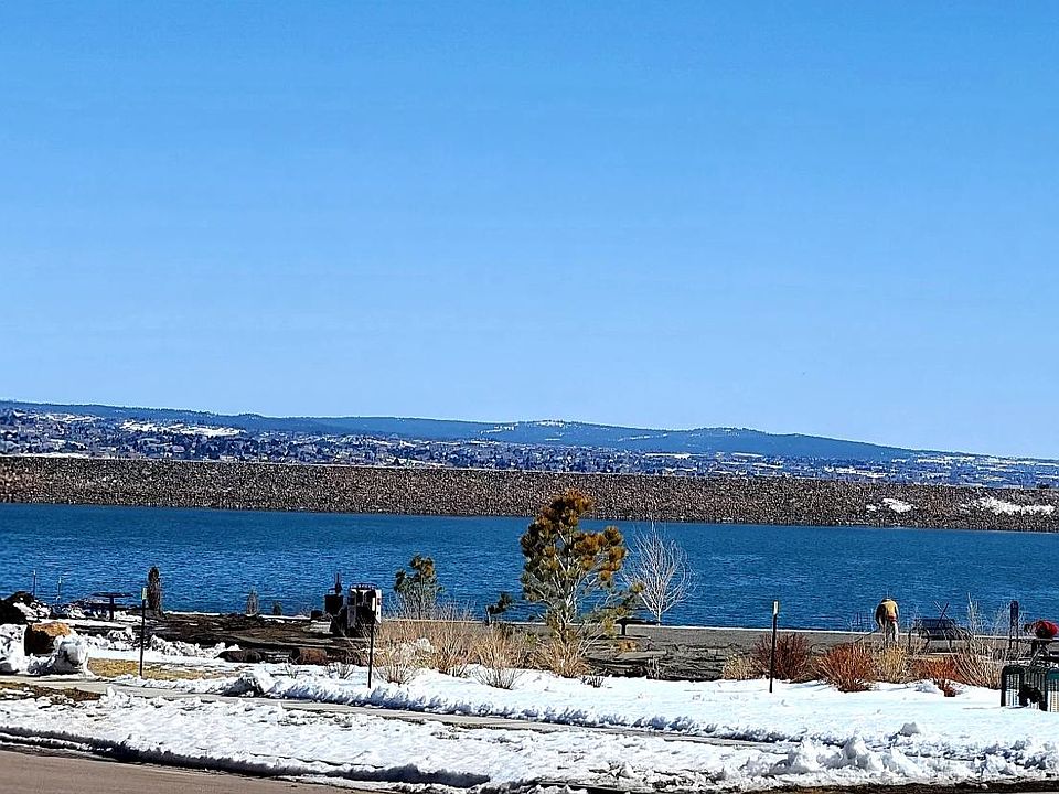 1st image of 3283 Waterfront Dr
