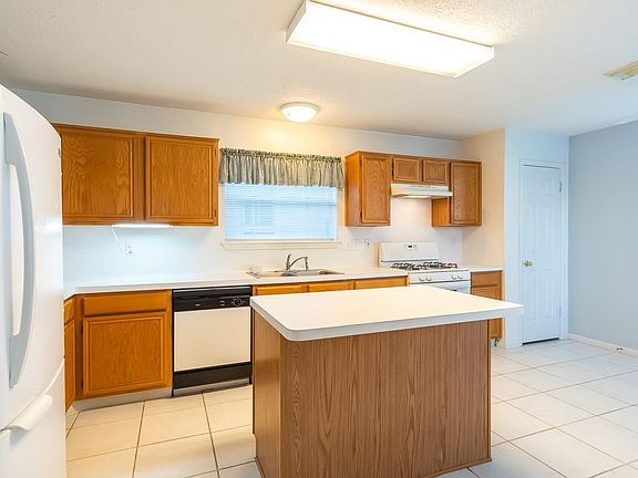 5th image of 14910 Carolina Falls Ln