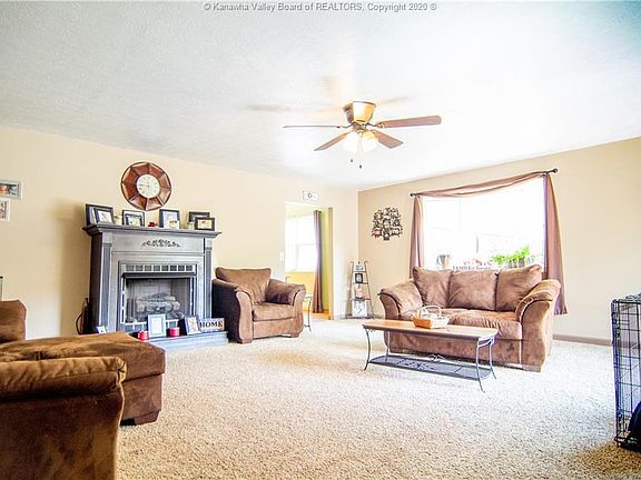 5th image of 239 Snow Hill Dr